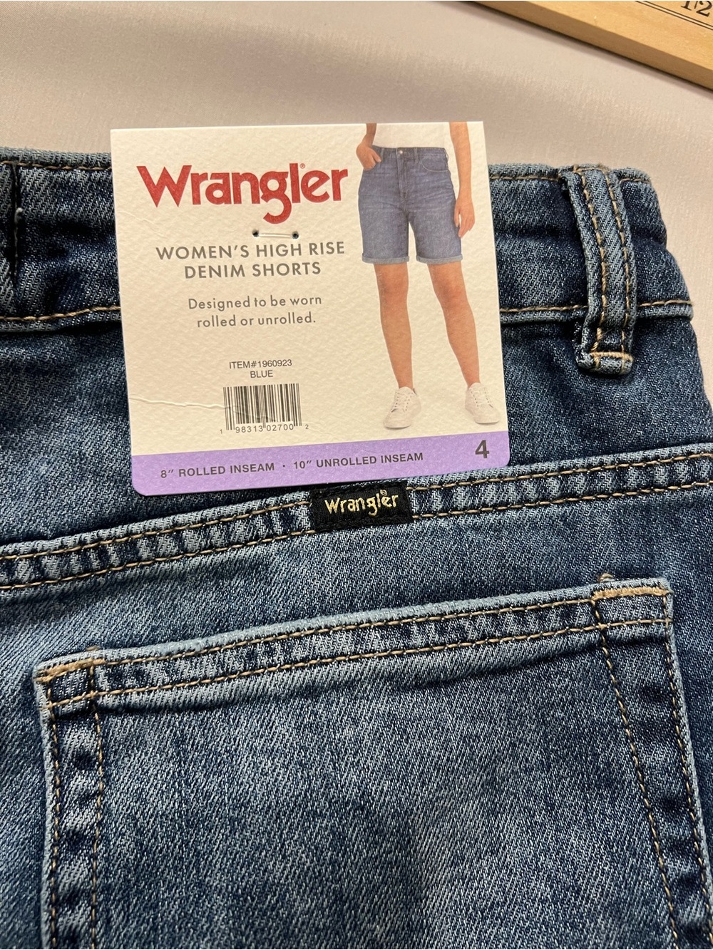 Wrangler Women's Mid-Rise Rolled Hem Jean Bermuda Shorts - Blue Size 4 - Picture 10 of 11